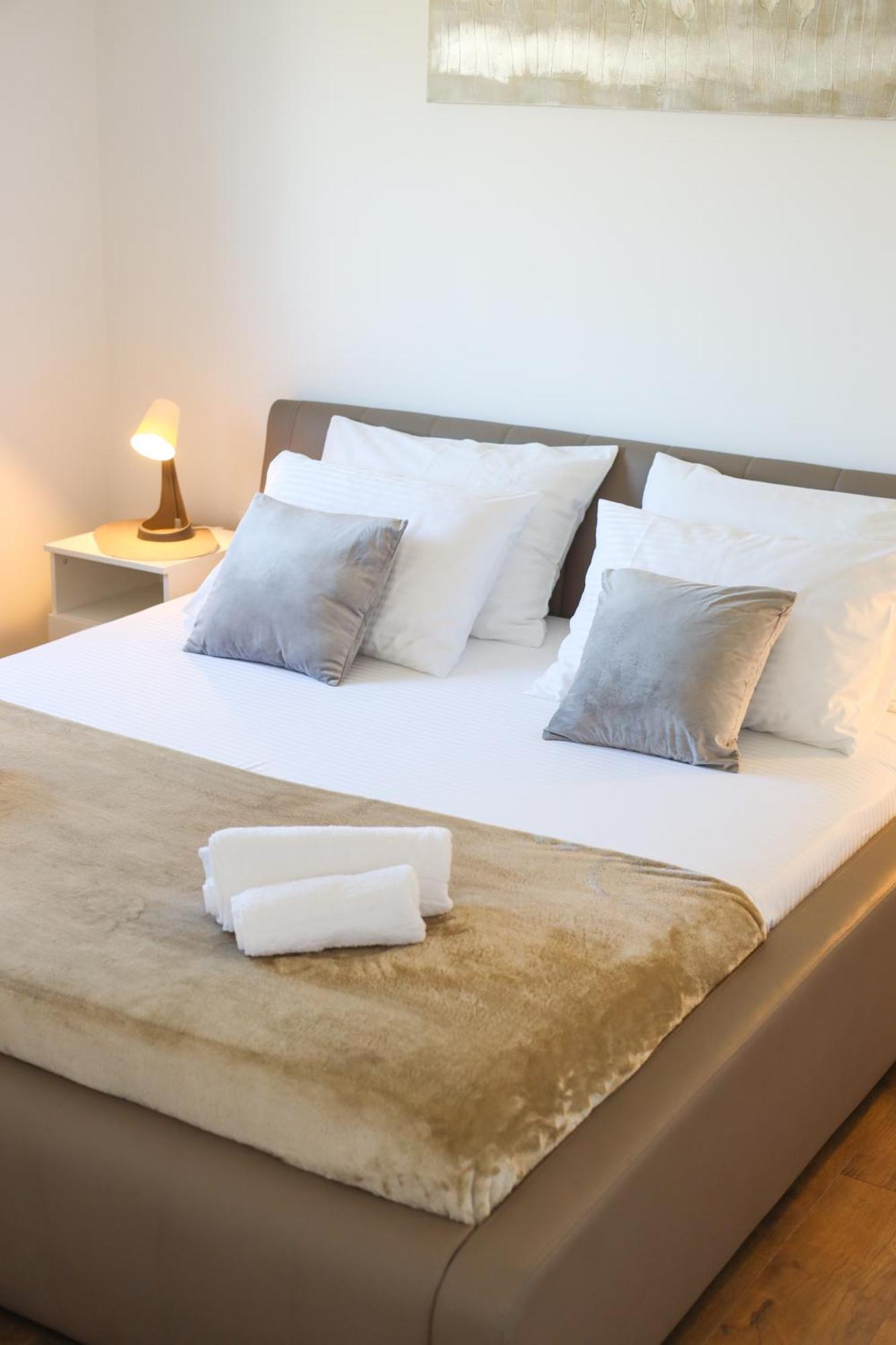 Airport Stay Apartments Surčin Extérieur photo