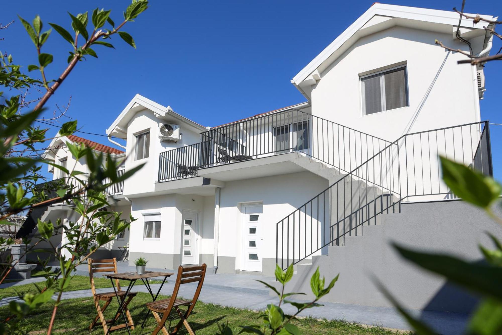 Airport Stay Apartments Surčin Extérieur photo